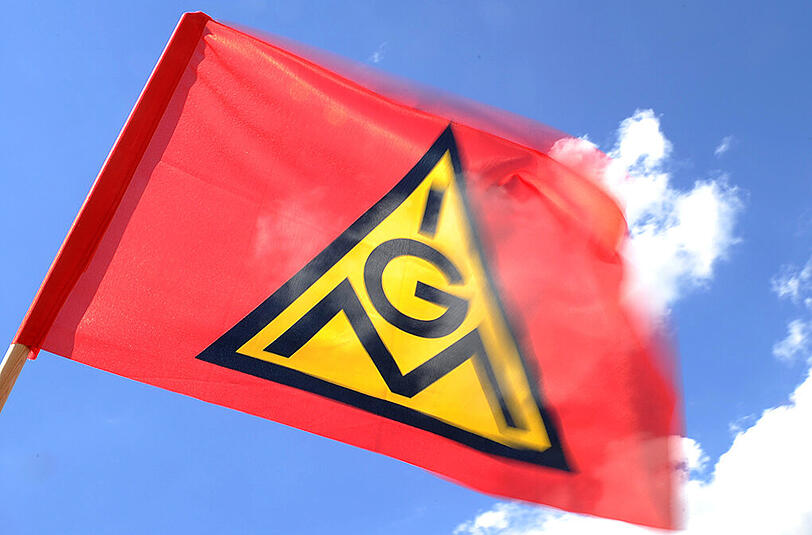 Sollte bis Pfingsten kein Abschluss vorliegen, will die IG Metall von Warn- zu Tagesstreiks übergehen. Foto: Daniel Bockwoldt/Archiv