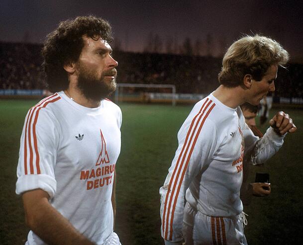 Eines der gefährlichsten Duos der Bundesliga-Geschichte: Paul Breitner und Karl-Heinz Rummenigge, kurz "Breitnigge". Eines der gefährlichsten Duos der Bundesliga-Geschichte: Paul Breitner und Karl-Heinz Rummenigge, kurz "Breitnigge".