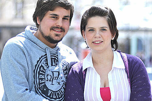 Mutiges Paar: Student Thomas (19) mit seiner Freundin Ricarda (19).