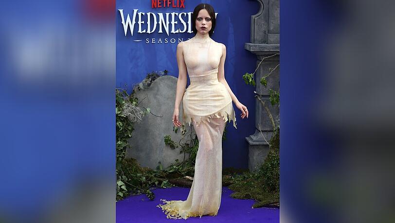 Jenna Ortega zog mit ihrem Schlangen-Look alle Blicke auf sich.