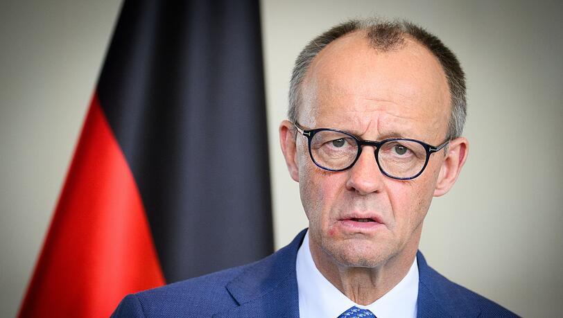 Kanzler Merz will russischen Kämpfern möglichste die Einreise in die EU verbieten. (Archivbild) Kanzler Merz will russischen Kämpfern möglichste die Einreise in die EU verbieten. (Archivbild)