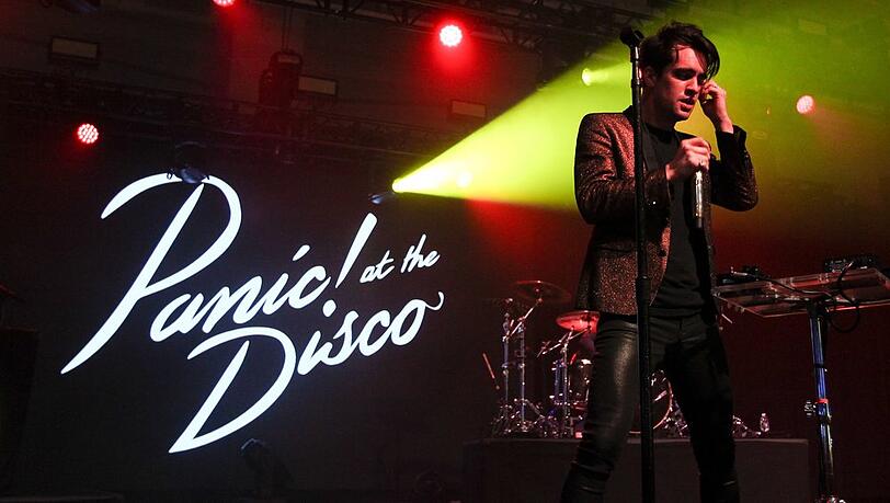Brendon Urie hat das Ende seiner Band Panic! At The Disco bekannt gegeben.