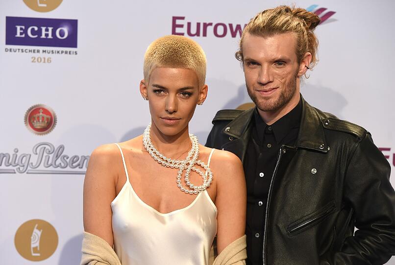 Alina Süggeler und Andi Weizel von der Band Frida Gold.