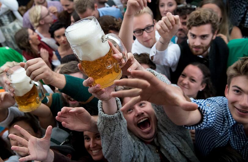 Die Bilder vom Anstich zum Durchklicken.