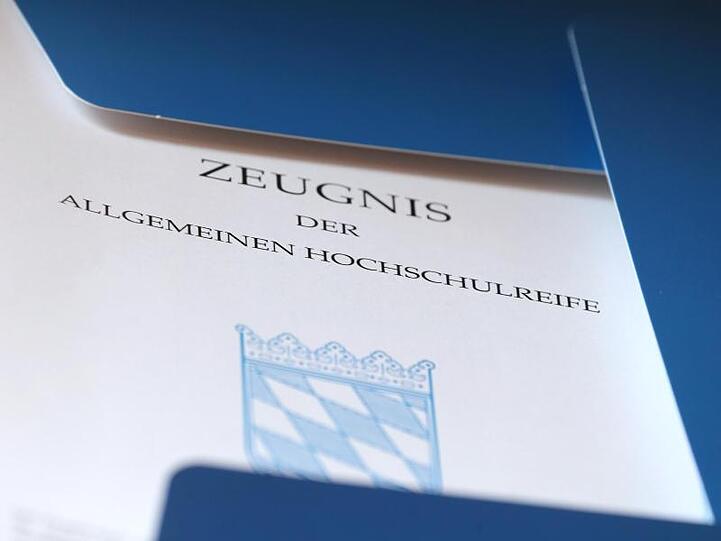  Bayern verschiebt Start der Abiturprüfungen 