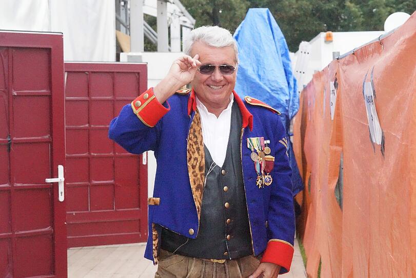 Wieder bereit für die Bühne: Der Schichtl am Sonntagmittag auf der Wiesn.