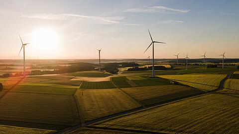 Windkraft: Einige nachhaltige Fonds setzen auf erneuerbare Energie statt auf Öl und Gas