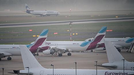 Eine Eurowings-Maschine musste in Bilbao zwischenlanden. (Symbolbild)