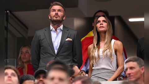 David Beckham und seine Ehefrau Victoria Beckham vor dem Anpfiff der WM-Halbfinal-Partie zwischen Frankreich und Spanien.