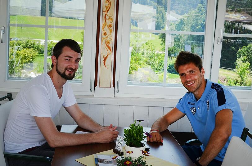 Der 27-Jährige, hier im Gespräch mit AZ-Reporter Matthias Eicher, wechselte im vergangenen Sommer zum TSV 1860.
