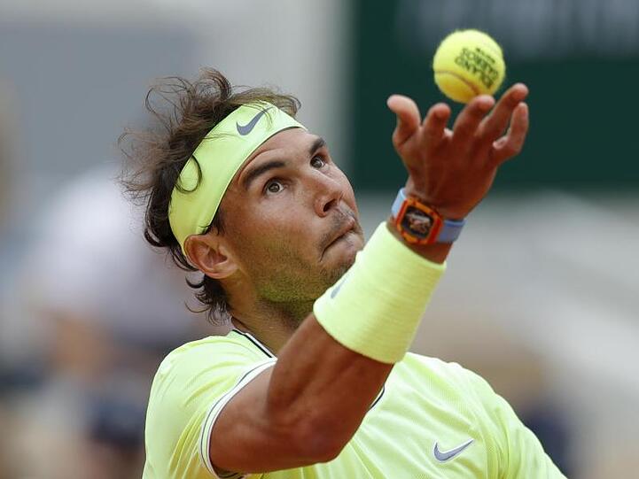 Spaniens Tennis-Ass Rafael Nadal hat das Halbfinale in Paris erreicht.