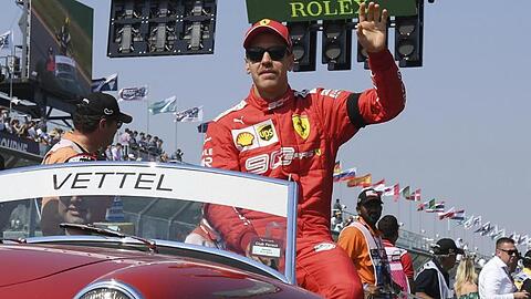 Sebastian Vettel fuhr in Melbourne in einem Oldtimer - vor dem Rennen, bei der Fahrerparade.