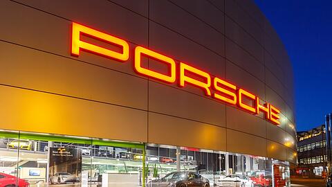Teuer – und auch nicht unbedingt was für Öko-Bewegte: ein Porsche-Händler.