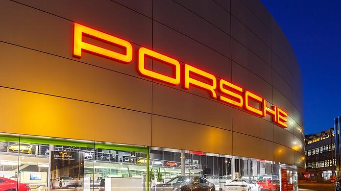 Teuer – und auch nicht unbedingt was für Öko-Bewegte: ein Porsche-Händler.
