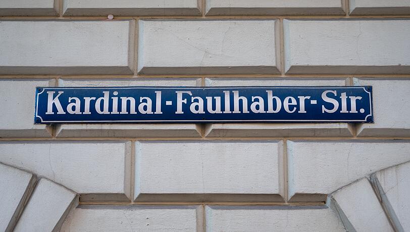 Seit langem wird diskutiert, ob die Kardinal-Faulhaber-Straße in München umbenannt werden sollte.
