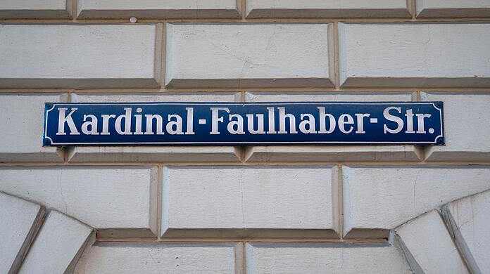 Seit langem wird diskutiert, ob die Kardinal-Faulhaber-Straße in München umbenannt werden sollte.