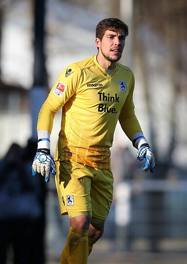 Ungeschlagen durch die Winter-Vorbereitung: Der TSV 1860 und Trainer Benno Möhlmann siegten am Samstag bei Wacker Burghausen mit 5:1.