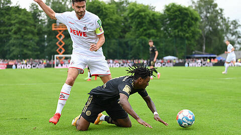 Die junge Bayerns-Elf um Omar Richards (r.) verlor gegen Köln.