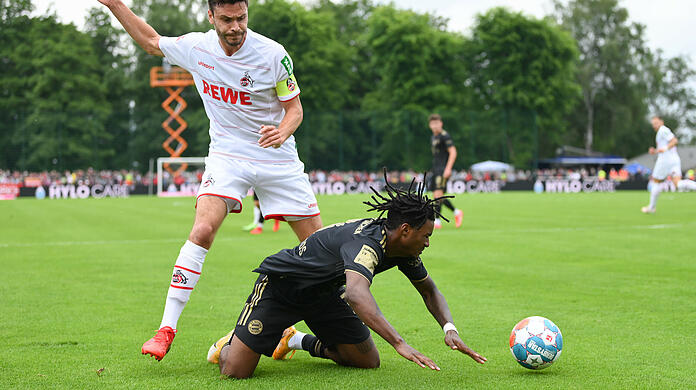 Die junge Bayerns-Elf um Omar Richards (r.) verlor gegen Köln.