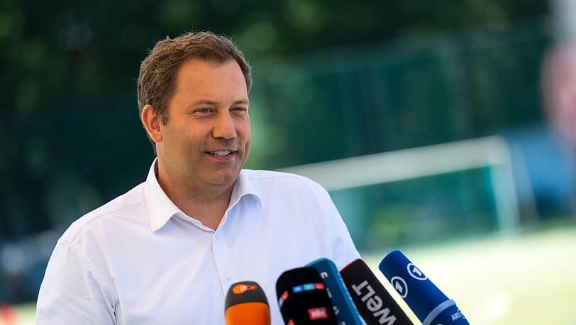 Finanzminister Klingbeil fordert von der Union Zugest&auml;ndnisse bei der Gegenfinanzierung von Steuerentlastungen.