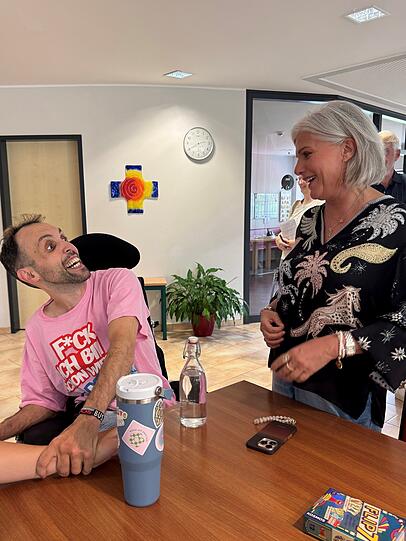Birgit Schrowange bei einem Besuch im Kinderhospiz Balthasar im nordrhein-westfälischen Olpe. Birgit Schrowange bei einem Besuch im Kinderhospiz Balthasar im nordrhein-westfälischen Olpe.
