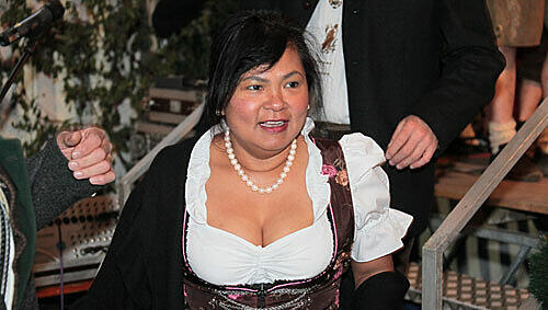 Narumol ist stolz auf ihre Töchter Jenny und Jorafina. (Archivbild)