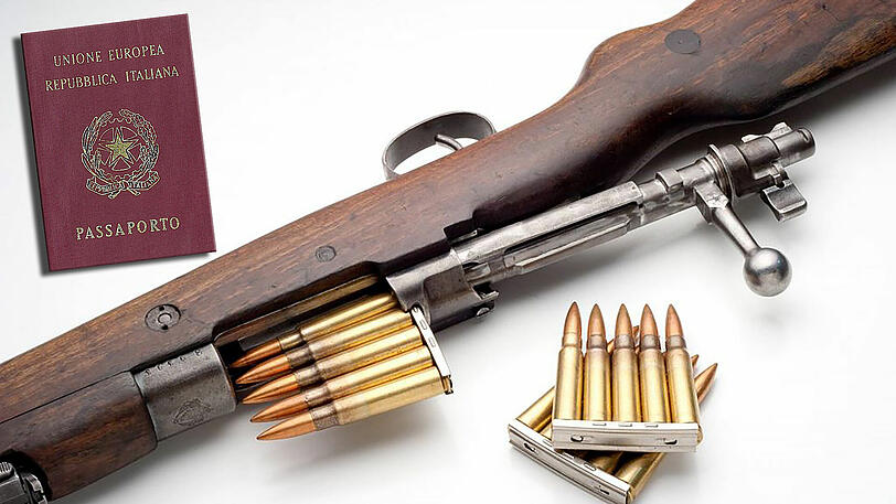 Ein serbisches Gewehr, ein falscher italienischer Pass und Munition - nur einige der Gegenstände, die die Polizei in der Wohnung des Rentners fand.