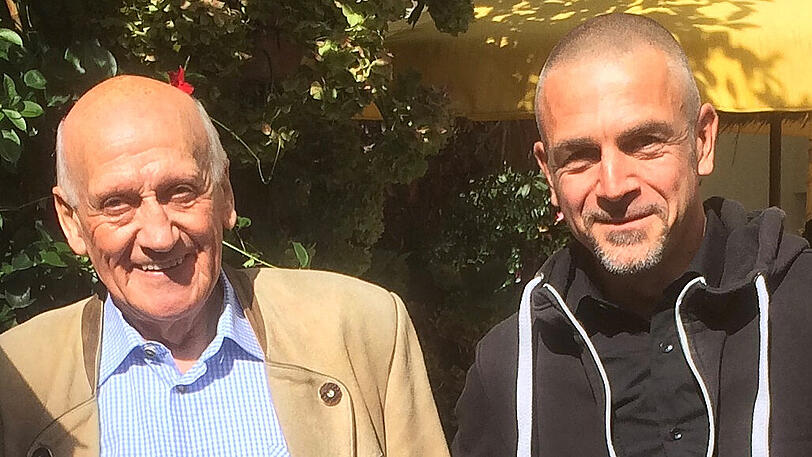 In München am liebsten mit dem Radl unterwegs: Peter Grosser (links) mit AZ-Autor Florian Kinast.
