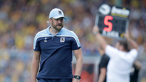 Gelobt gegen Meppen Besserung: Löwen-Trainer Daniel Bierofka.
