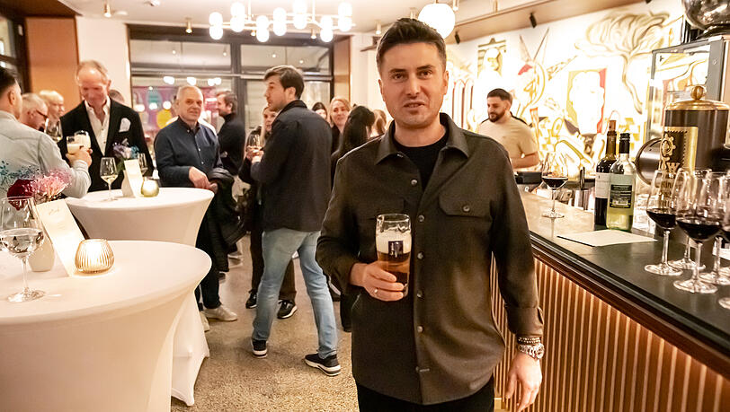 Betreiber Romeo Erik Kertella bei der Eröffnungsfeier seines Belforte. Betreiber Romeo Erik Kertella bei der Eröffnungsfeier seines Belforte.