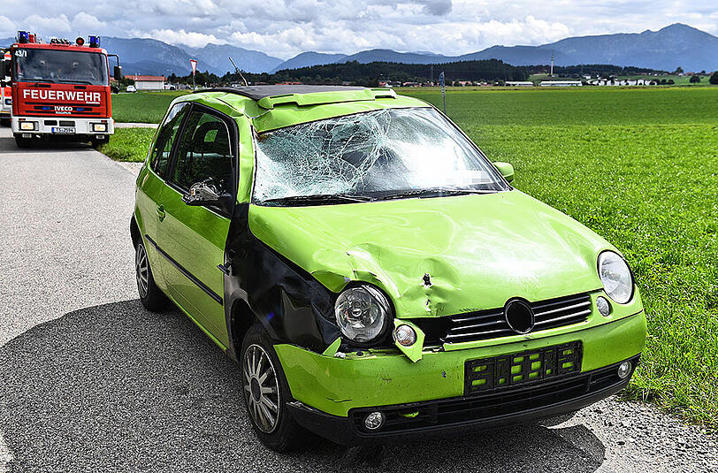 Tragischer Ausgang eines Verkehrsunfalls in Traunstein. Nach dem Zusammenstoß mit einem Auto ist ein 70-jähriger Radler noch am Unfallort gestorben.