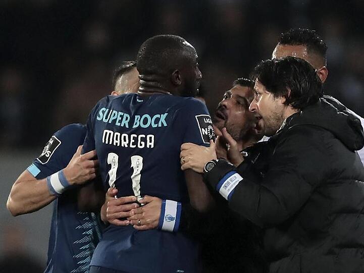 Portos Moussa Marega ist gegen Vitoria Guimares Opfer von rassistischen Beleidigungen geworden.
