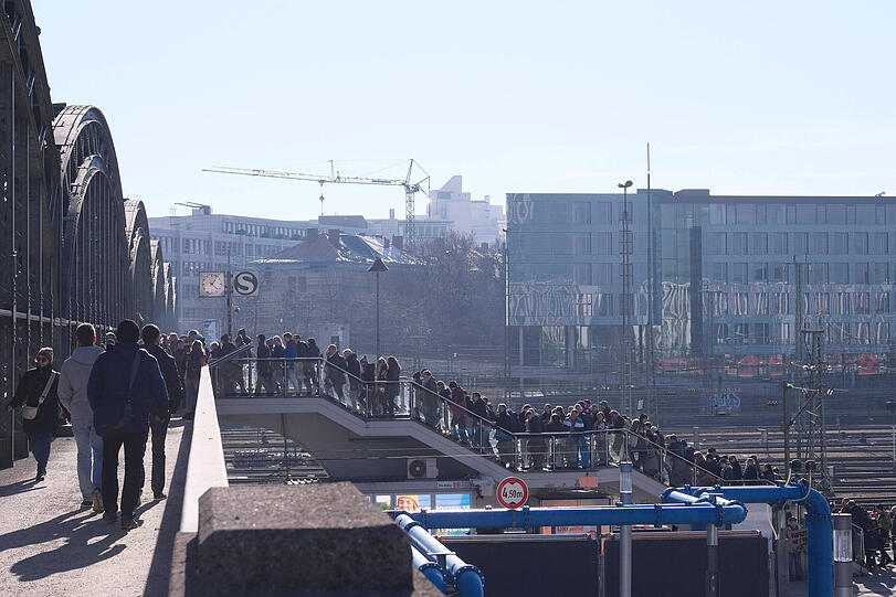 Sehr viele Demonstranten kamen von der Hackerbrücke.