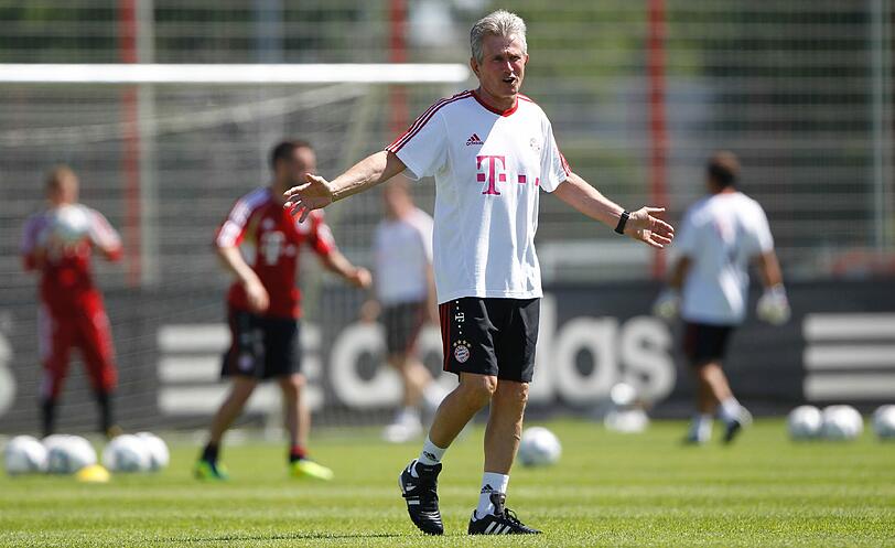 Jupp Heynckes hatte bei seiner 
Rückkehr zu Bayern München nur einen Rumpfkader zur Verfügung. Bei 
der ersten Trainingseinheit am Montag standen gerade einmal sieben 
Profis auf dem Platz. Die Bilder