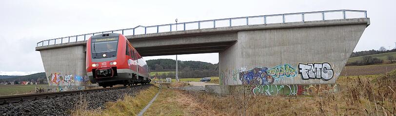 So-Da-Brücke: Nach Ostern sollen die Bauarbeiten nach Angaben des staatlichen Bauamtes in Bayreuth fortgesetzt werden.