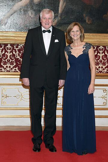 Der bayerische Ministerpräsident Horst Seehofer und seine Frau Karin.