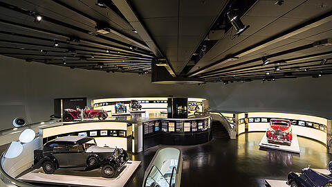 Rolls-Royce aus den Jahren 1907 bis 2012 werden erstmals im BMW Museum gezeigt.