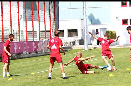 Training bei weit über 30 Grad. Am Samstag schwitzten die Bayern-Stars beim 2. Öffentlichen Training der Vorbereitung. Die Bilder!