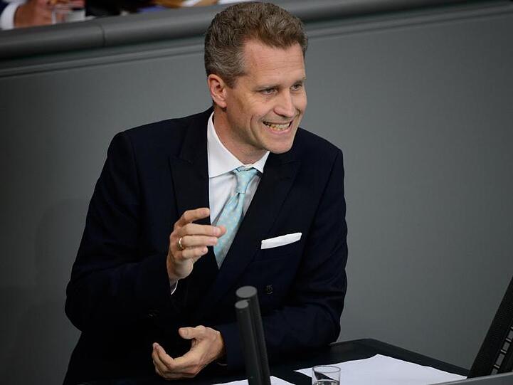 Petr Bystron, AfD, spricht bei der Plenarsitzung des Deutschen Bundestages. Foto: Sina Schuldt/dpa/Archivbild