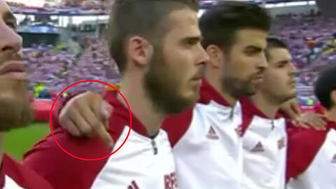 Mit dem Finge geknackst oder die spanische Hymne beleidigt? Gerard Piqué vor dem Spiel gegen Kroatien.