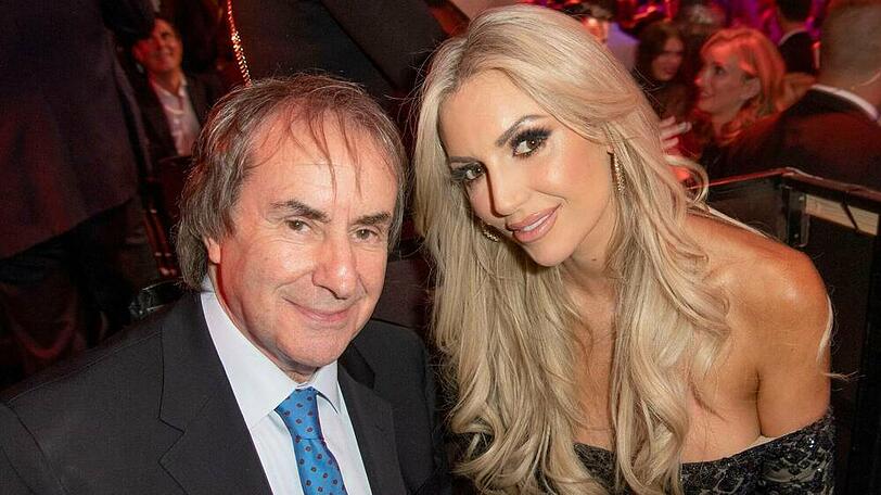 Musiker Chris de Burgh und seine Tochter, Rosanna Davison, bei einer Veranstaltung im Jahr 2019 in Köln.