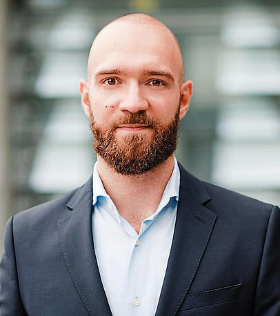 Sebastian Clensmann ist ein Bewerbungscoach aus Berlin mit 12 Jahren Berufserfahrung.