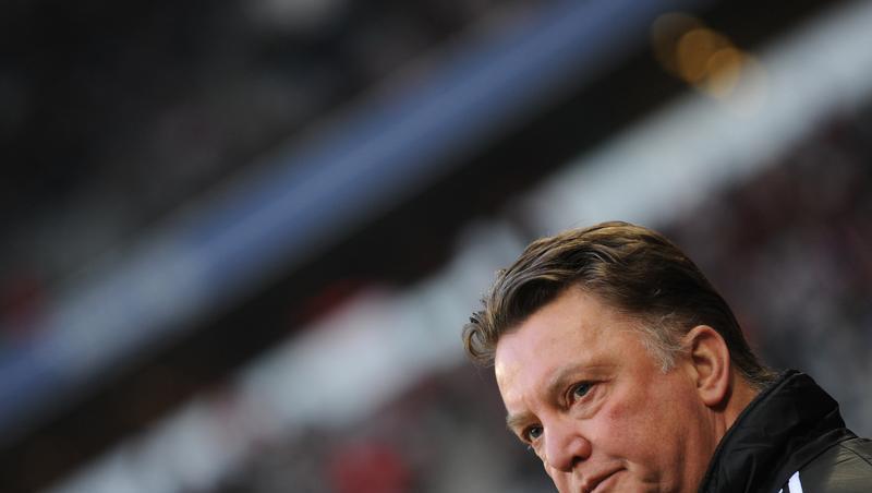 Louis van Gaal reagiert auf die Kritik der Klub-Ikonen Scholl und Kahn gewohnt kämpferisch. Louis van Gaal reagiert auf die Kritik der Klub-Ikonen Scholl und Kahn gewohnt kämpferisch.