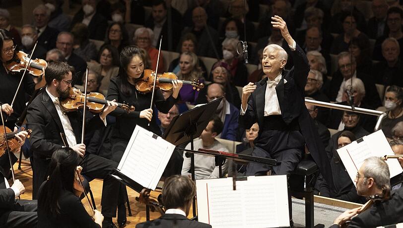 Herbert Blomstedt und das Symphonieorchester des Bayerischen Rundfunks im Herkulessaal bei Bruckners Vierter.