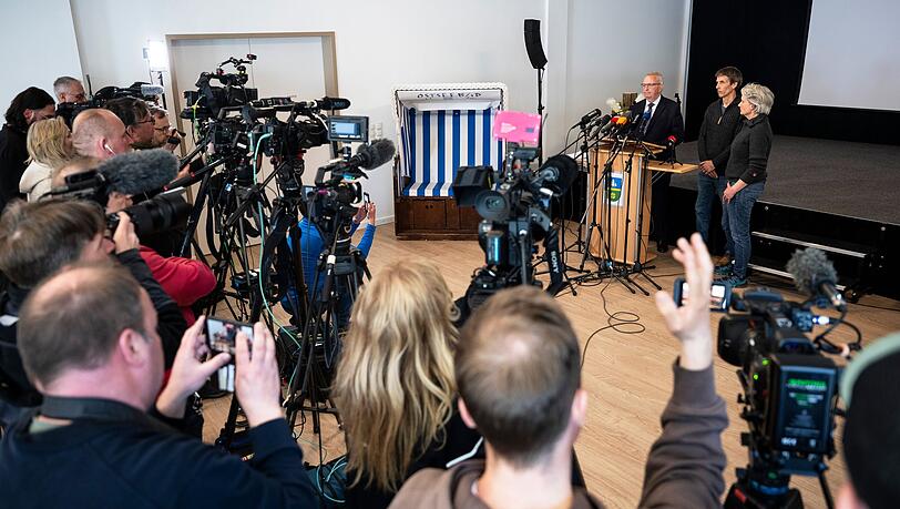 Umweltminister Till Backhaus (SPD) und Experten gaben auf der Insel Poel aktuelle Erkenntnisse bekannt.