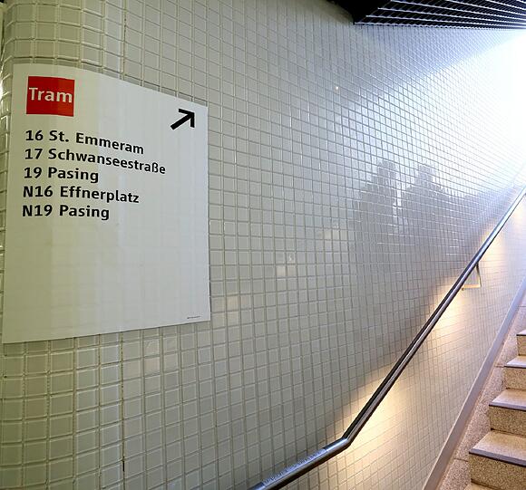 Schick und Schrott: Diese beiden Extreme bieten sich den Besuchern des Münchner Hauptbahnhofs dar. Die Bilder zum Durchklicken.
