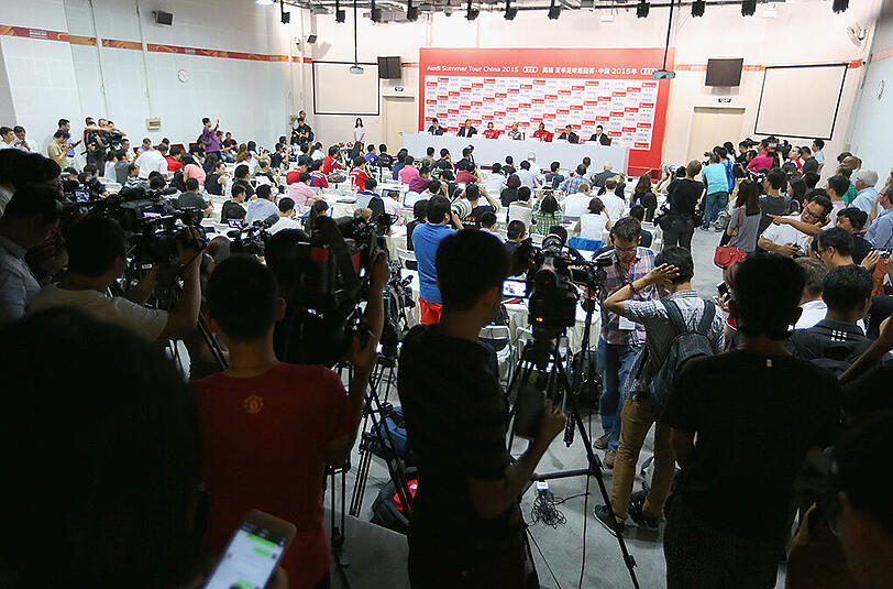 Bei Pressekonferenz und anschließendem Training setzte sich die Euphorie um den FC Bayern im Reich der Mitte fort. Die Bilder.
