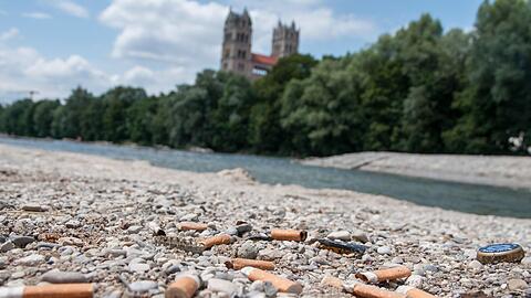 Hässlicher Anblick: Zigarettenstummel an der Isar. Klicken Sie sich durch die Fotos.