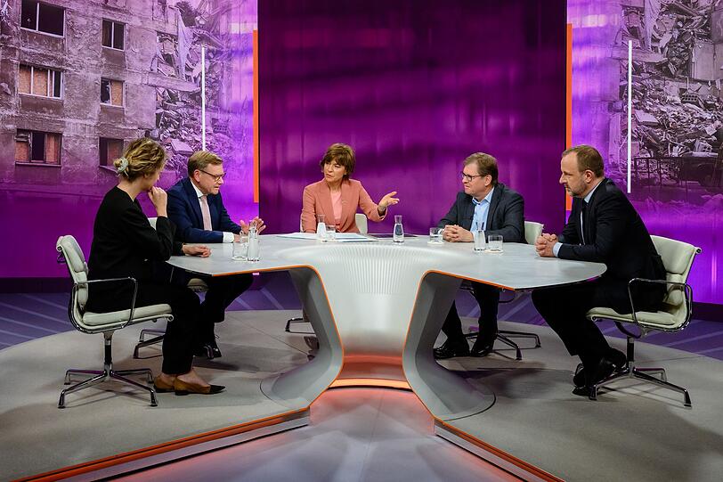 Das Motto der "Maybrit Illner"-Ausgabe lautete: "Steigende Preise, wachsende Bedrohung - kommt der Krieg n&auml;her?"
