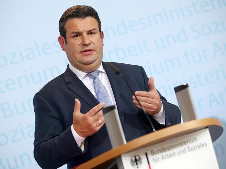 Bundesarbeitsminister Heil hat ein milliardenschweres Programm für die von der großen Koalition vereinbarte Grundrente vorgelegt.